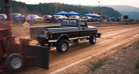 Truck & Tractor Pull